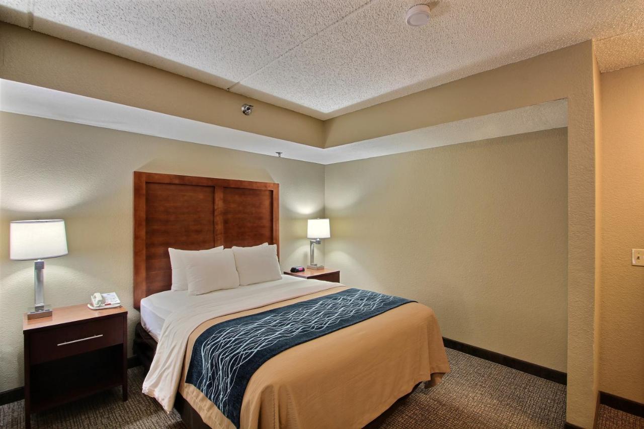Comfort Inn & Suites Jackson - West Bend Екстер'єр фото