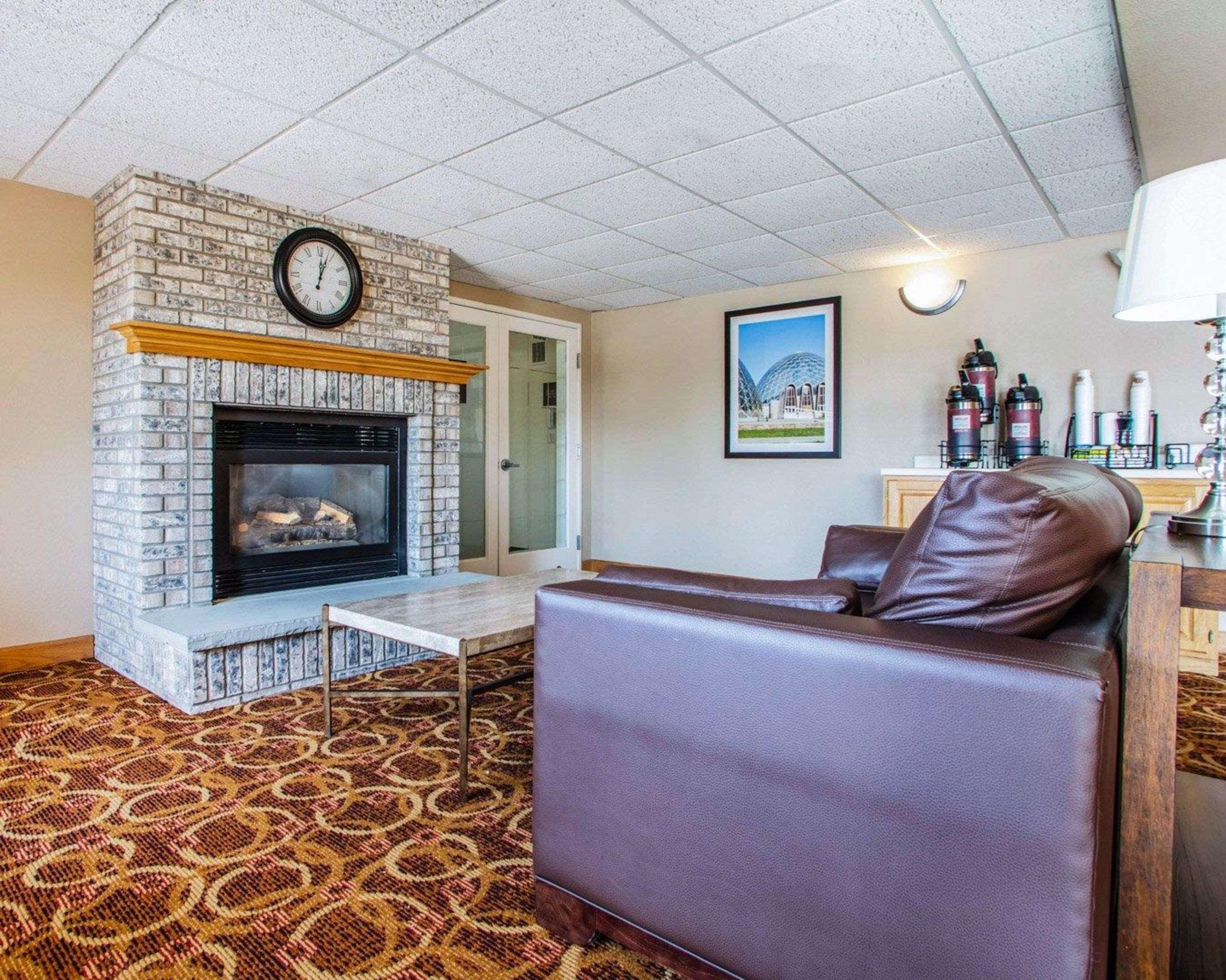 Comfort Inn & Suites Jackson - West Bend Екстер'єр фото