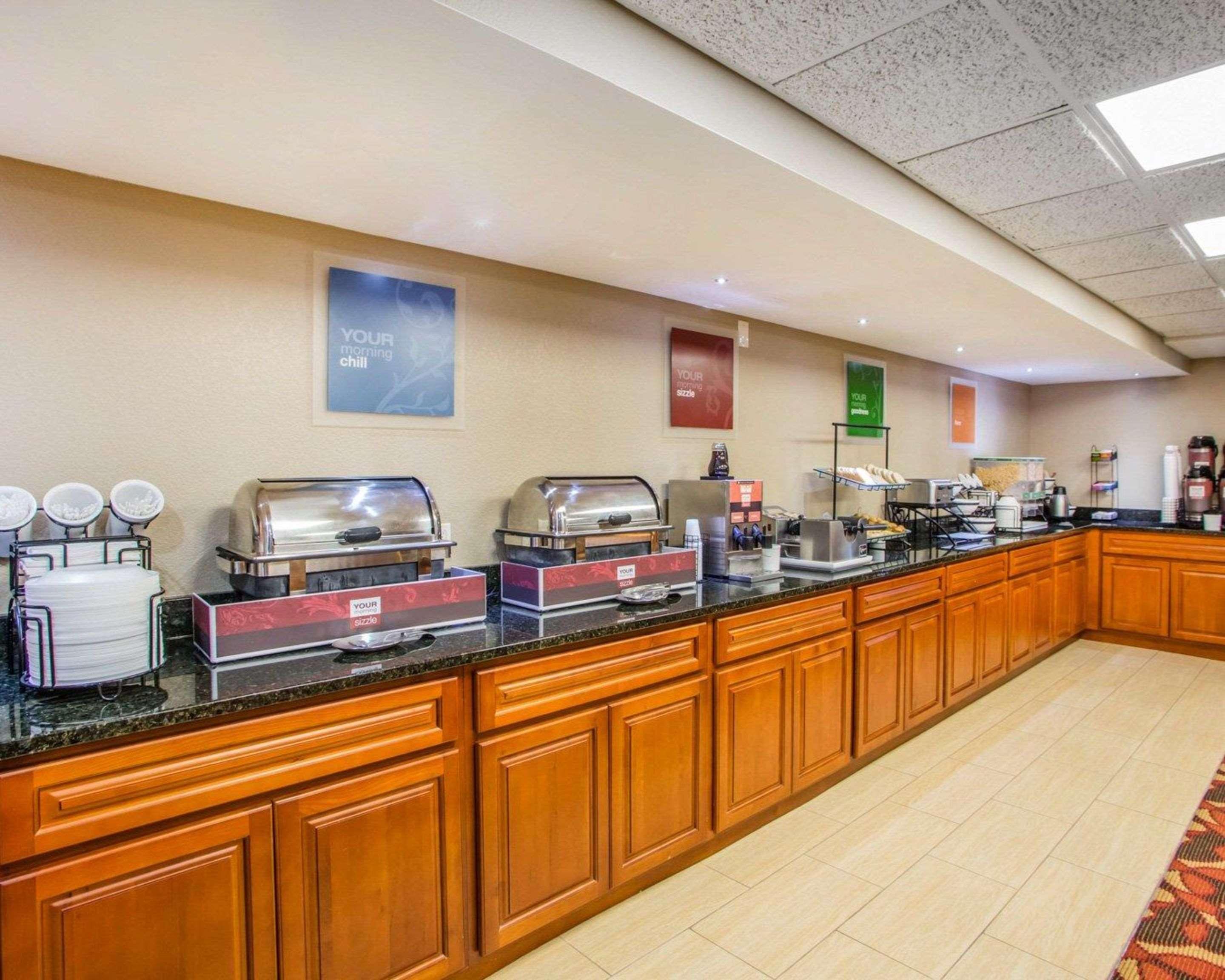 Comfort Inn & Suites Jackson - West Bend Екстер'єр фото