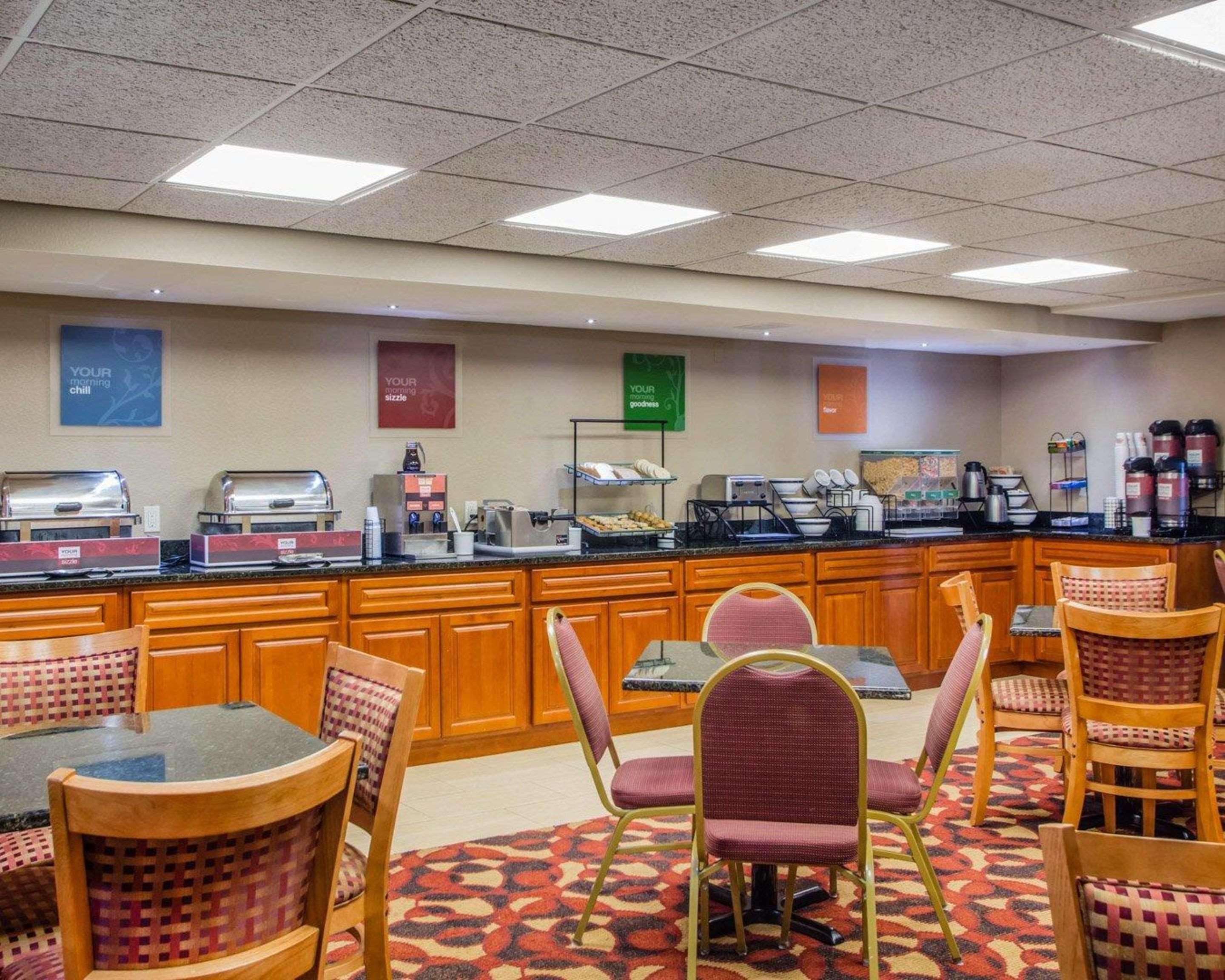 Comfort Inn & Suites Jackson - West Bend Екстер'єр фото