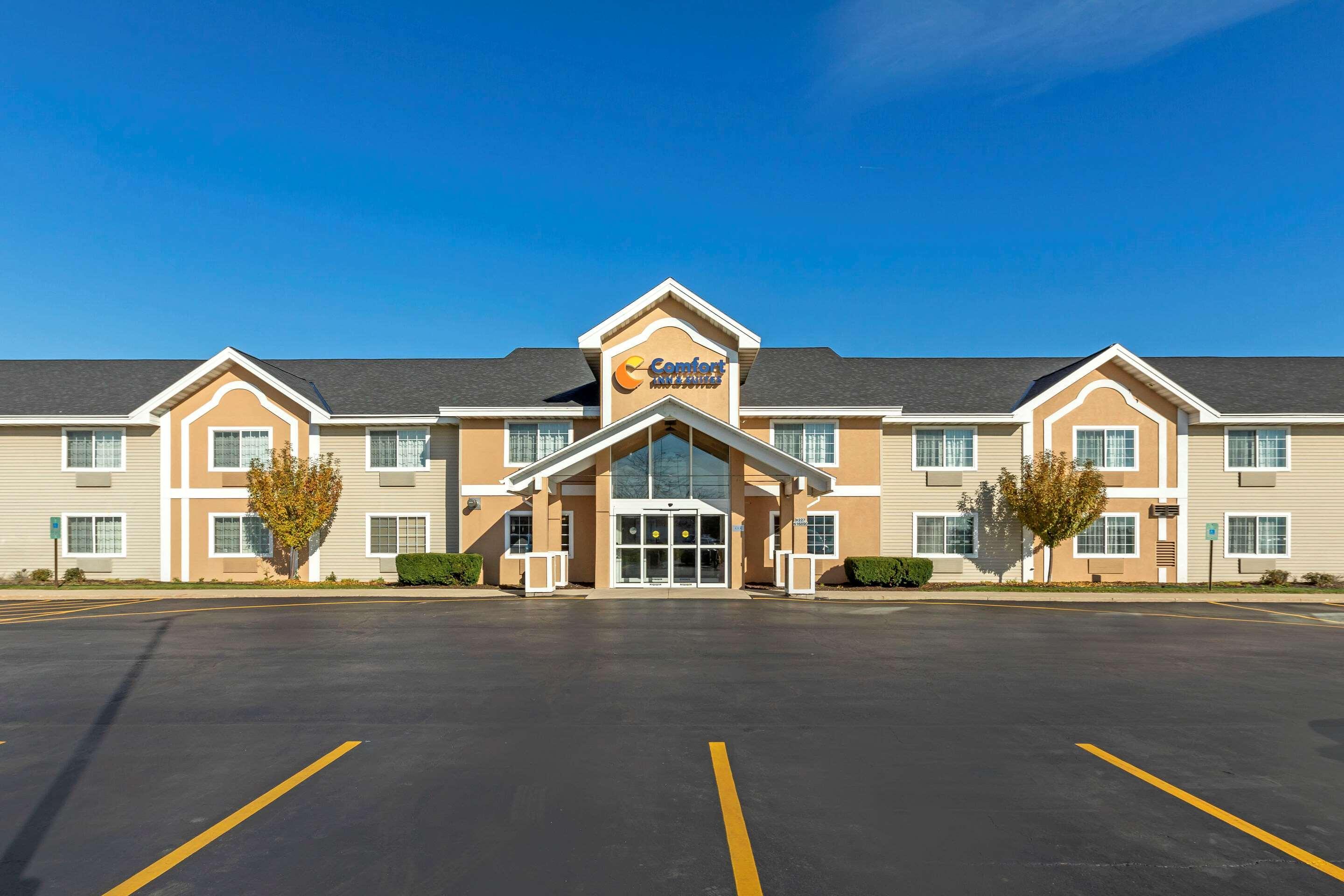Comfort Inn & Suites Jackson - West Bend Екстер'єр фото