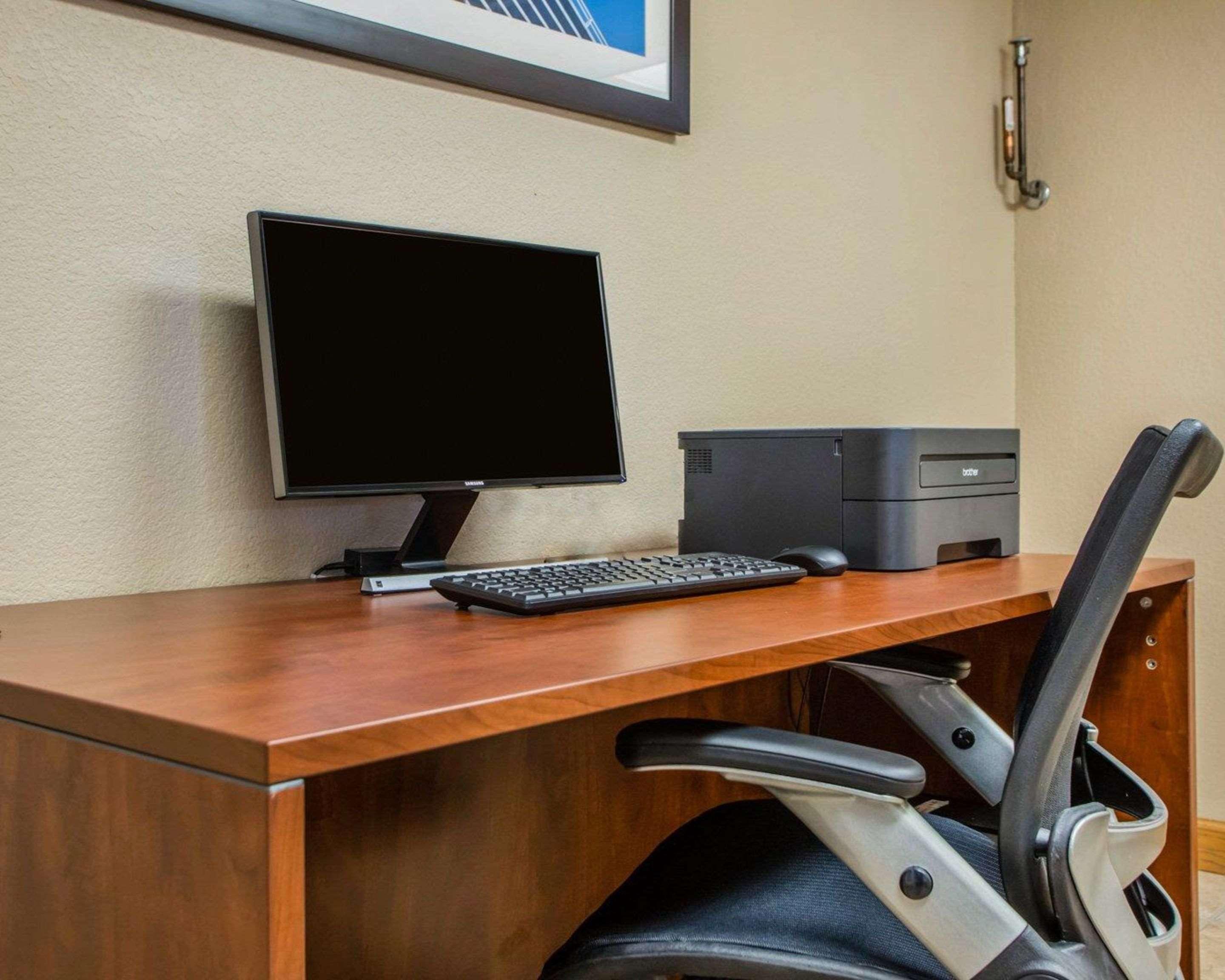 Comfort Inn & Suites Jackson - West Bend Екстер'єр фото